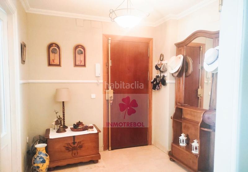Foto 12601f21-17e7-48f0-9c47-9c2e064dd7dd. Piso magnifica vivienda en urbanización privada este en Sevilla