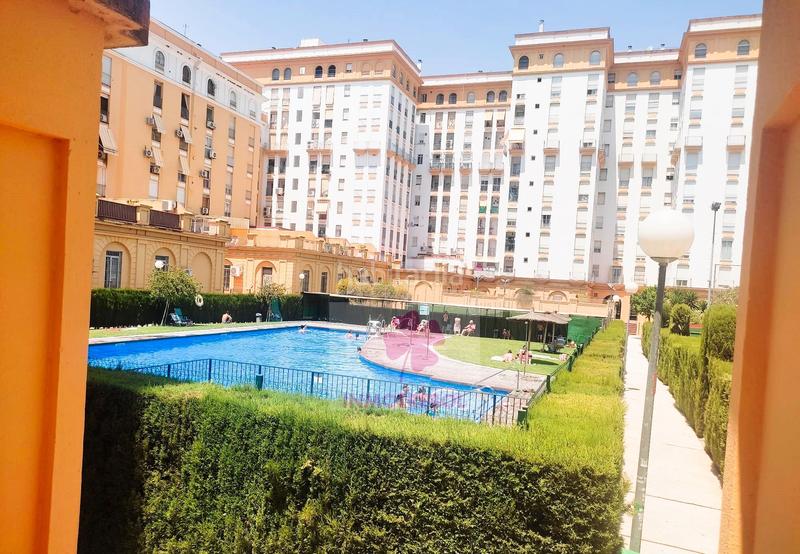 Foto a015d3fc-74b1-4bae-b935-605bfa226fb3. Piso magnifica vivienda en urbanización privada este en Sevilla