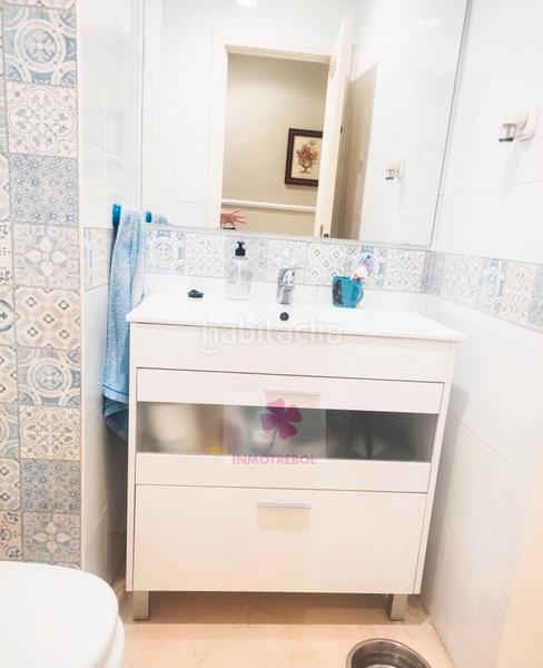 Foto d566bd7e-015f-4cfd-a7c2-cb2bddbee0d9. Piso magnifica vivienda en urbanización privada este en Sevilla