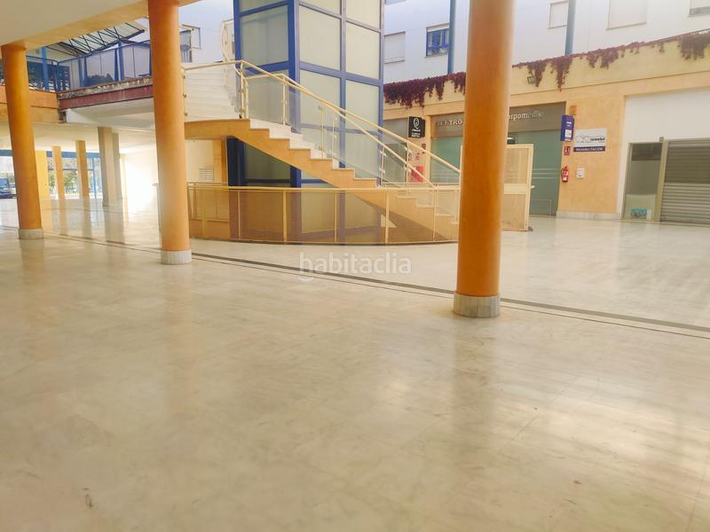 Foto b674bcfe-956c-4305-8f8a-3001cdc811aa. Local comercial a Avenida Juan Diego Bormujos