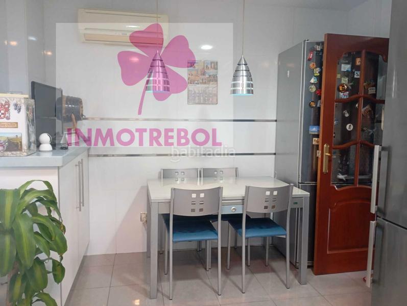 Foto 0f48972a-5a25-4dd2-a728-fc114c9658be. Casa adossada a colores - entreparques Sevilla