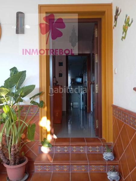 Foto 4c88715a-6d20-45d7-ab63-c617223086a4. Casa adossada a colores - entreparques Sevilla