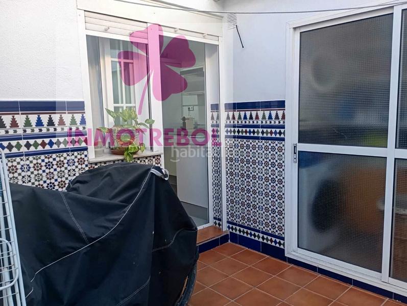 Foto 73dbbf17-2348-4340-b03b-10561eb130ba. Casa adossada a colores - entreparques Sevilla