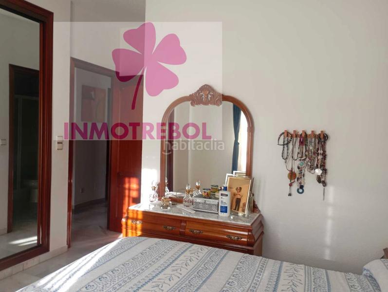 Foto 80229dd3-b610-4de2-b4c9-ee4886cdb49b. Casa adossada a colores - entreparques Sevilla