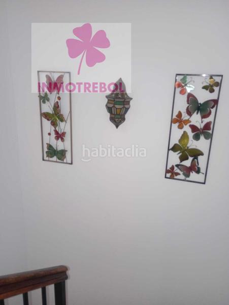 Foto cbd52e0b-3c98-480d-9f3c-fe2f40c3daca. Casa adossada a colores - entreparques Sevilla