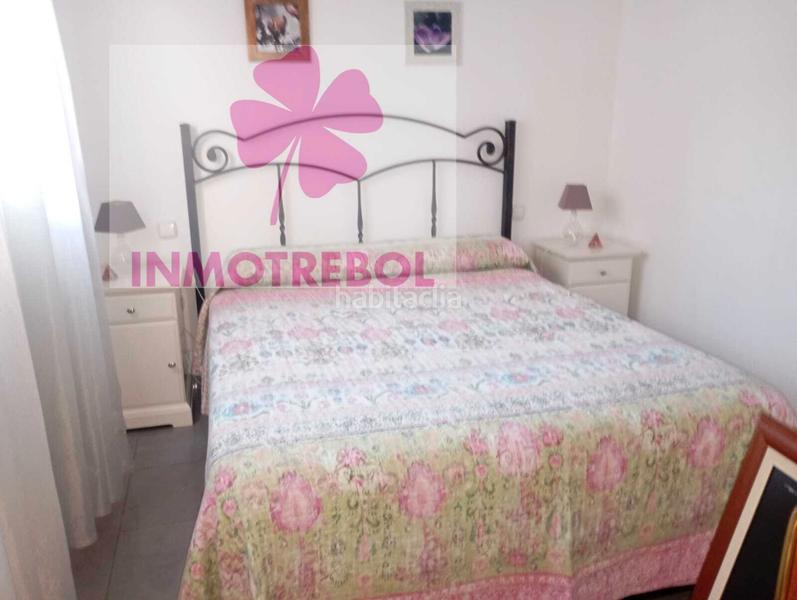 Foto ee6182fd-cc68-457a-bb44-e1bf9eee0676. Casa adossada a colores - entreparques Sevilla