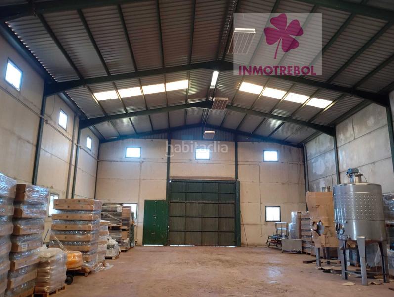 Foto 4e313fb5-2d04-4682-a5eb-6a43428fc4c0. Chalet ocasion expectecular finca de 10398m de parcelay 511m construidos en Carrión de los Céspedes