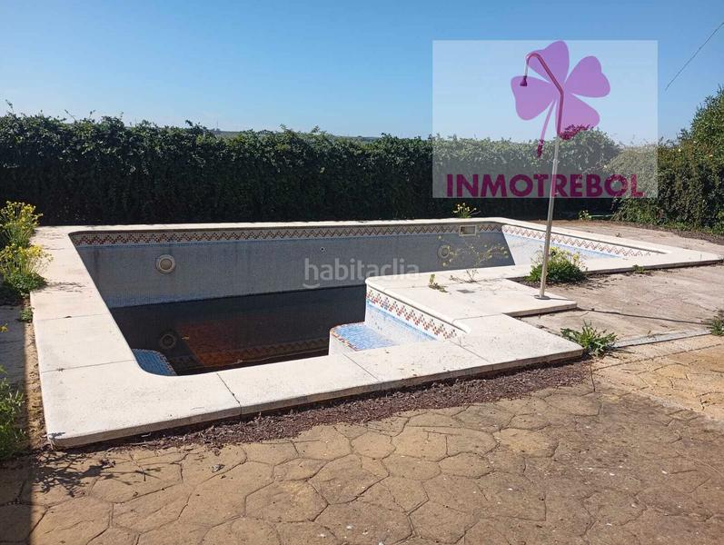 Foto e8d028d0-3e83-4399-b580-dd59d0b82c16. Chalet ocasion expectecular finca de 10398m de parcelay 511m construidos en Carrión de los Céspedes