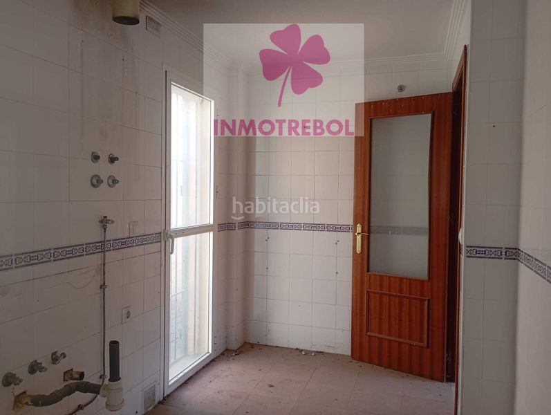 Foto 7a335ace-48ba-4f5b-ab32-a3ed6aa4eaa1. Casa adossada a Puebla del Río (La)