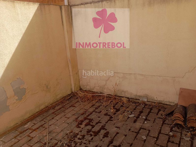 Foto b32e63ab-46e9-486c-b44b-2e669ae2fb2b. Casa adossada a Puebla del Río (La)