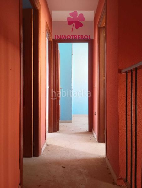 Foto b5a5f488-4c02-48c6-8003-fdb3f693b473. Casa adossada a Puebla del Río (La)