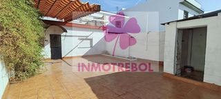 Chalet in Valencina de la Concepción. Espectacular casa de pueblo en venta valencina de la concepcion