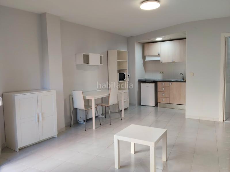 Foto d5634637-1f67-4934-bd31-3ac9871b3dc9. Alquiler estudio en carrer plateria 5 !!estudio en alquiler exclusivo para temporada!! en Lleida