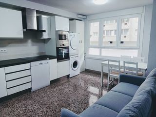Rent Flat  Avinguda de madrid. Excelente vivienda para universitarios !!