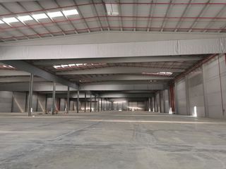 Affitto Capannone industriale  Calle padre isla. Nave logistica con muelles de carga y todas las dotaciones