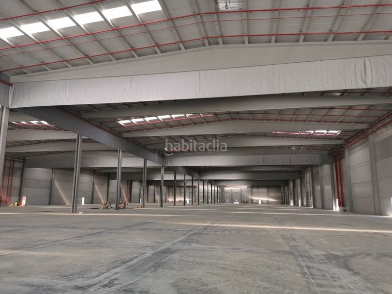 Foto 79d0e20c-9c8b-4d6a-9423-f2de12a911cc. Rent industrial building in La Motilla - Fuente del Rey Dos Hermanas