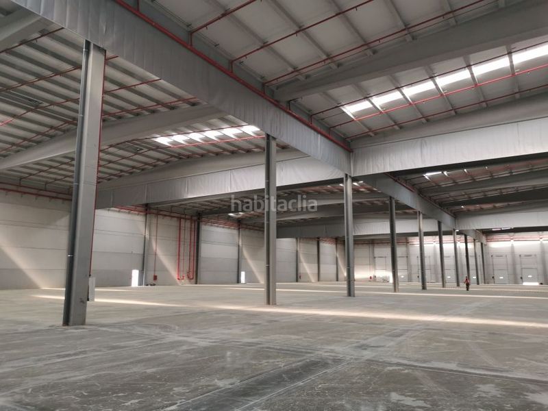 Foto 9128ae21-ee80-4066-a595-45e9fe63362b. Rent industrial building in La Motilla - Fuente del Rey Dos Hermanas