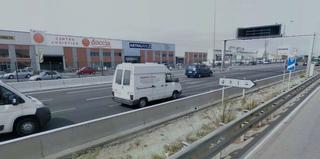 Nau industrial a La Paz. Nave independiente con tres puentes grua y oficinas