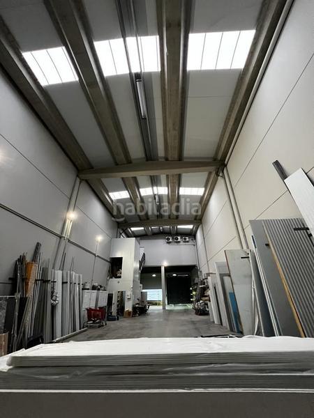 Foto 54776a57-9af8-40de-b2d6-a155cd9583e2. Nau industrial a Palmete Sevilla