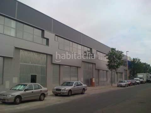 Foto 21c1ecdf-4f7e-4258-b22c-19eb7763374c. Bâtiment à usage industriel dans Palmete Sevilla