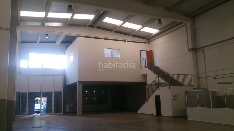 Foto 4816ea73-88e5-4604-a73f-2c1d47b1cb38. Bâtiment à usage industriel dans Palmete Sevilla