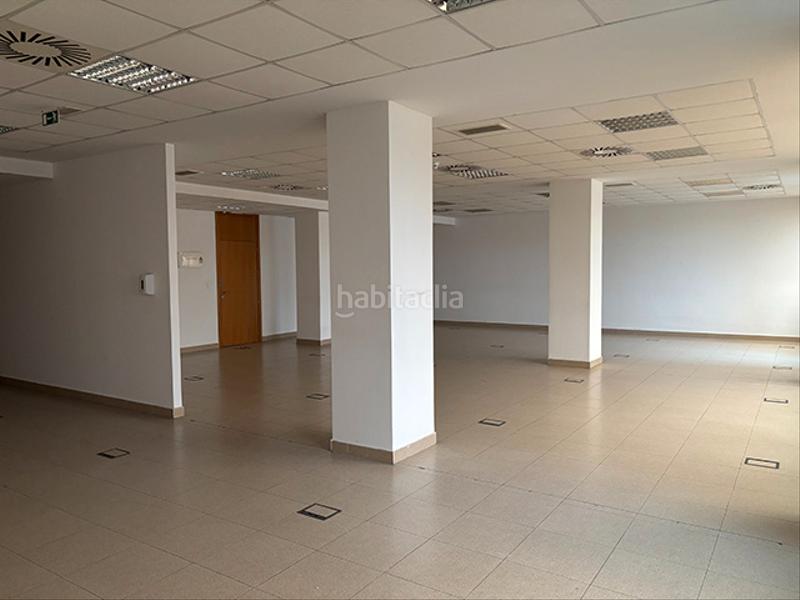 Foto aba4ac9a-7e05-45d7-9829-f7aa38f7d5b2. Alquiler oficina  alquiler en Aljamar Tomares