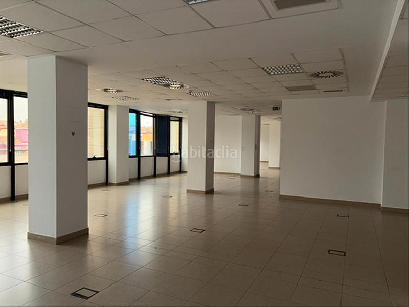 Foto bd7d1b6f-bb18-4348-9708-f2add31cedf4. Alquiler oficina  alquiler en Aljamar Tomares