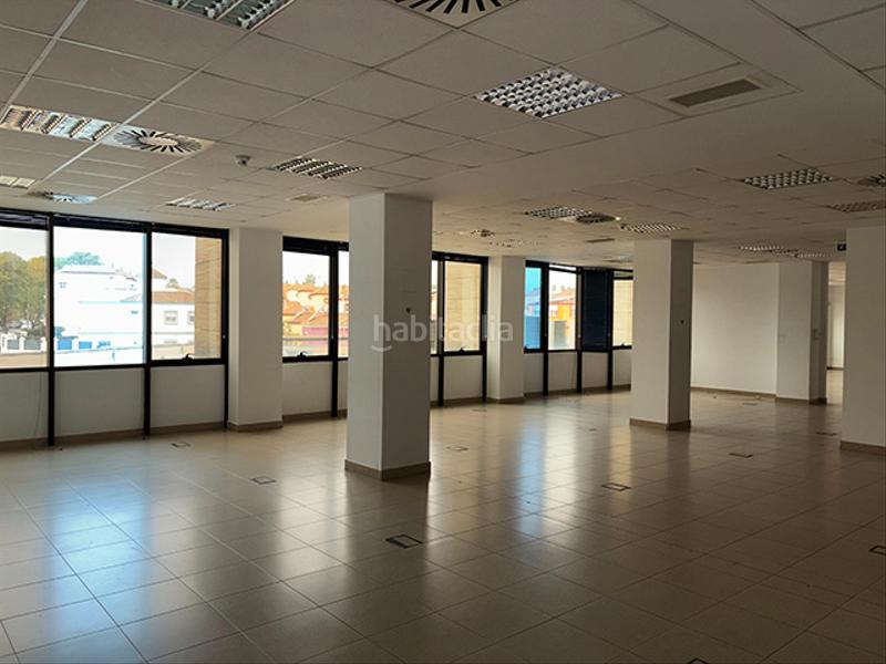Foto bd684319-fc23-43af-802a-3697157399b7. Location bureau dans Aljamar Tomares