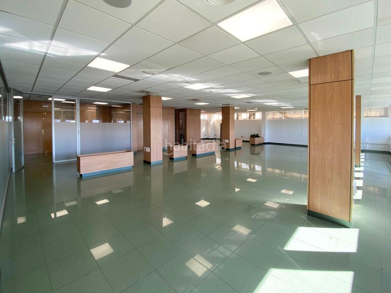 Foto 1fb33b50-e417-49cc-b46b-d11fe48f67a6. Office space in sector sur - la palmera - reina mercedes Sevilla