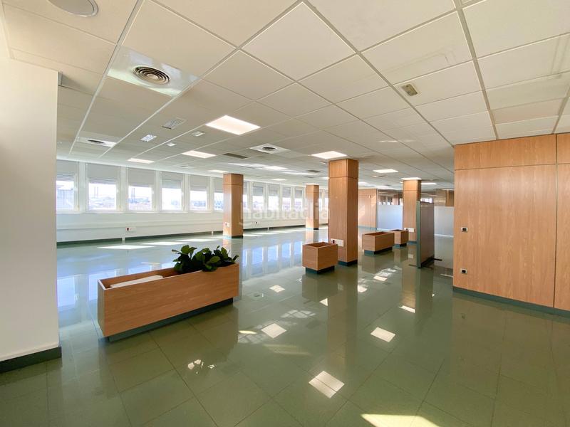 Foto 5aa4a359-161b-40da-adb6-902b0bbe9dea. Office space in sector sur - la palmera - reina mercedes Sevilla