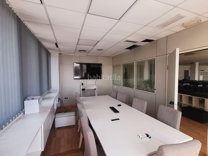 Foto b2af363c-4e45-4348-9260-bde35fab0f9b. Office space in sector sur - la palmera - reina mercedes Sevilla
