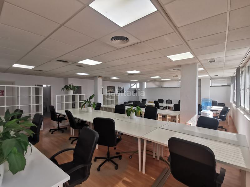 Foto dd5234df-d651-469c-b677-b3b1813d3d02. Office space in sector sur - la palmera - reina mercedes Sevilla