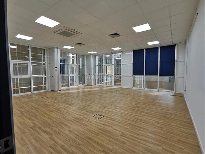 Foto 4883746e-9470-491d-b6e0-d337c8e29f0b. Location bureau avec parking dans Triana Oeste Sevilla