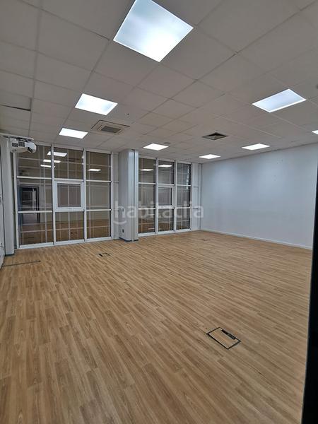 Foto d5619b04-e62a-4562-b01e-af6aceae11b9. Location bureau avec parking dans Triana Oeste Sevilla