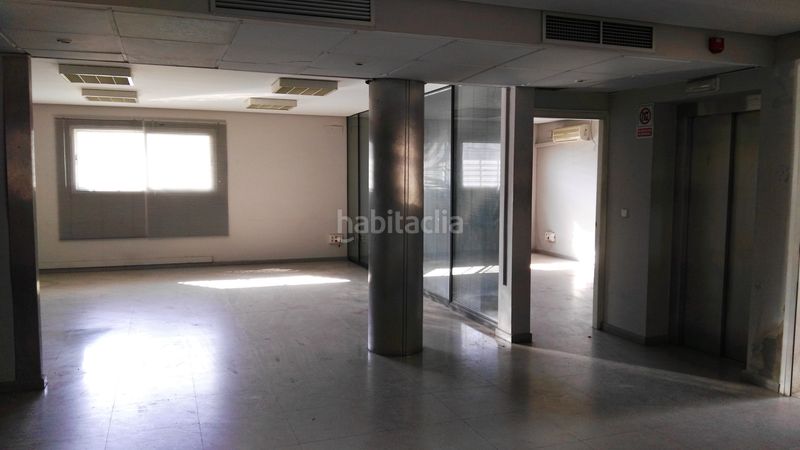 Foto b760cb30-bf0a-4db3-b97a-7aaa740d41bb. Rent industrial building in Palmete Sevilla