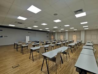 Miete Büro  N/a. Oficina disponible alquiler isla de la cartuja