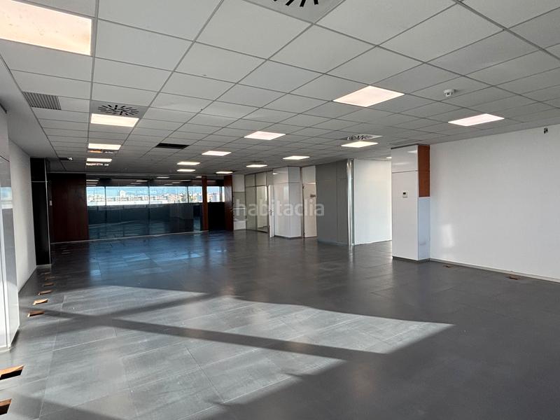 Foto 405a8454-50e8-4f40-847a-a8a7090ded6e. Miete büro mit heizung in Los Remedios Sevilla