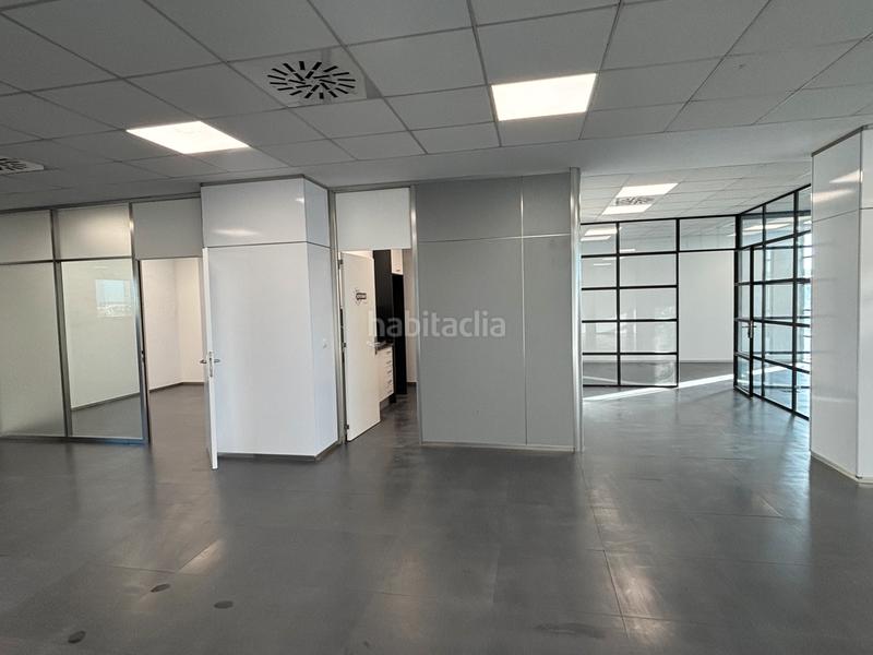 Foto 4d2e8ada-18e3-4ad9-a30e-4279867d8fdf. Miete büro mit heizung in Los Remedios Sevilla