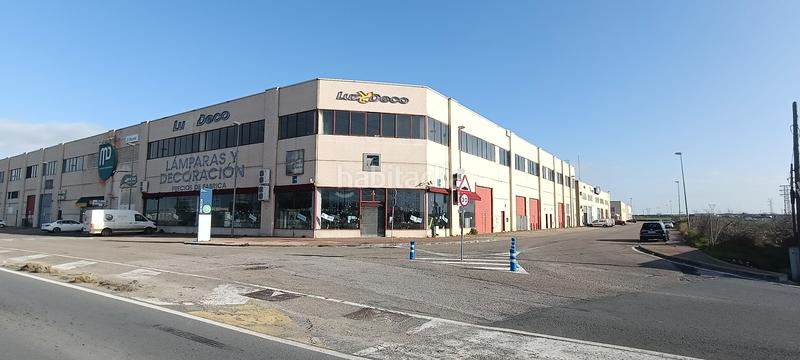 Foto a3ed1f88-6b0b-42b8-93dd-38634fd5e33b. Nau industrial a La Paz Alcalá de Guadaira