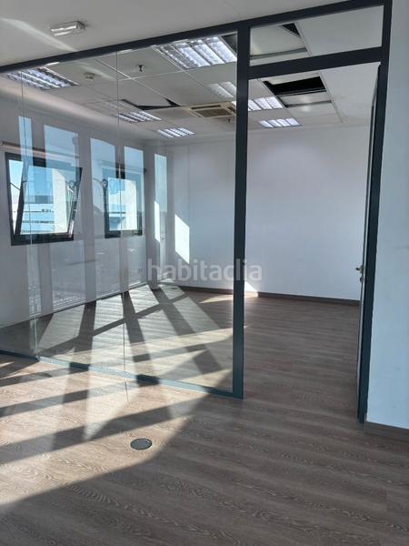 Foto 60e696ba-942f-4652-a50f-b19b33cd151c. Miete büro mit heizung parking in Triana Oeste Sevilla