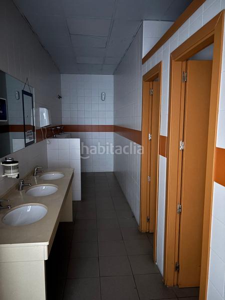 Foto 95b3ea2f-406b-417d-8799-33b675be5894. Alquiler oficina  alquiler los bermejales en Sevilla