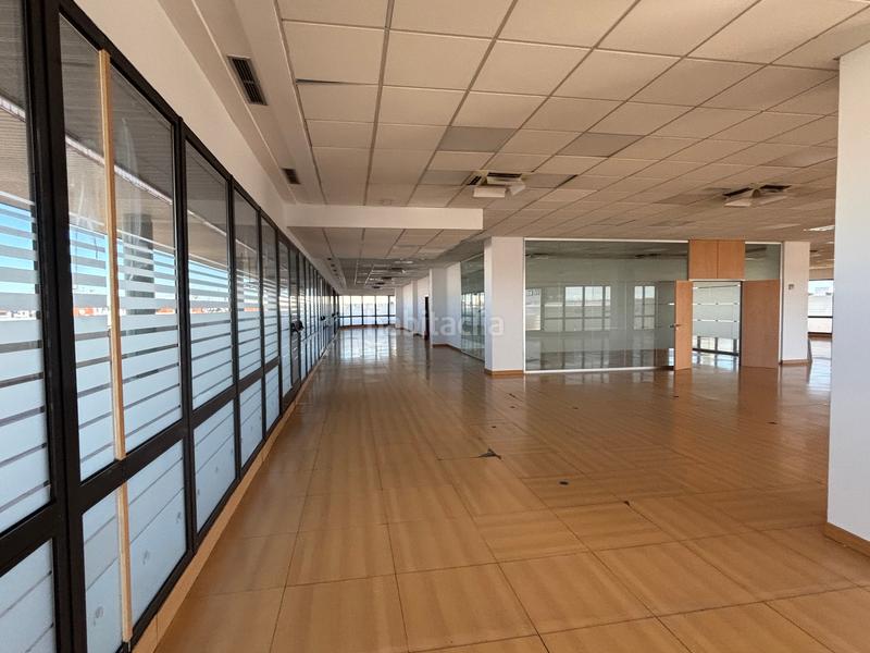 Foto 1d523b7c-599d-4878-8825-a381a0e9f12e. Location bureau avec parking dans El Cano - Los Bermejales Sevilla