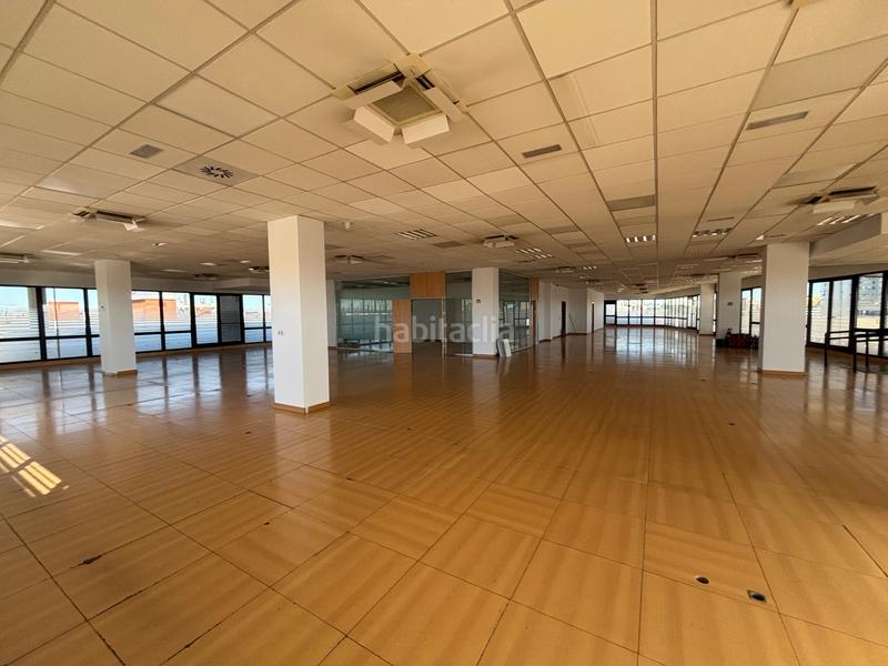 Foto 8d674833-3b15-4dd2-978b-e9832c68e16d. Location bureau avec parking dans El Cano - Los Bermejales Sevilla