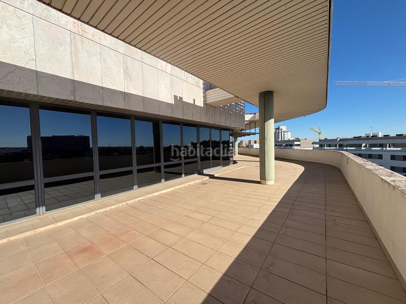 Foto c011bc08-8f26-4f47-bc63-03a9d83dbb97. Location bureau avec parking dans El Cano - Los Bermejales Sevilla