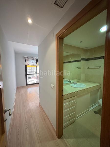 Foto 7838c80e-240e-43a1-8c27-a2c1b522cb0c. Piso en avenida de la sabiduría 1d piso venta Nuevo Bulevar. en Mairena del Aljarafe