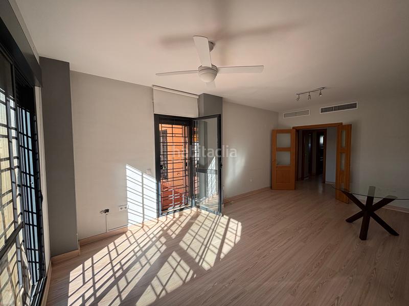 Foto 8ad604c6-56ce-4773-9e88-8c75f1dd381b. Piso en avenida de la sabiduría 1d piso venta Nuevo Bulevar. en Mairena del Aljarafe