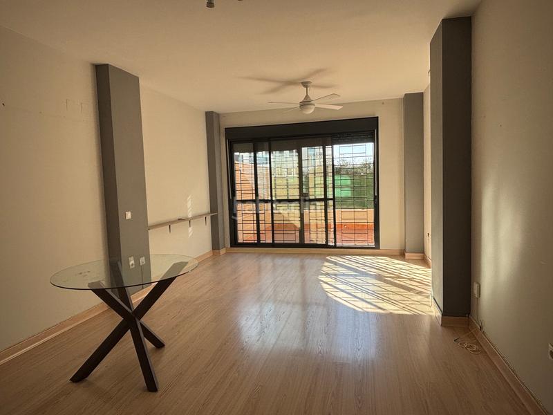 Foto 9464a0fb-fb94-4dd9-ab57-9b01d8ad8806. Piso en avenida de la sabiduría 1d piso venta Nuevo Bulevar. en Mairena del Aljarafe
