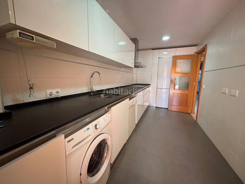 Foto d190c43a-b5f4-40fa-aeee-50708c80c8d8. Piso en avenida de la sabiduría 1d piso venta Nuevo Bulevar. en Mairena del Aljarafe