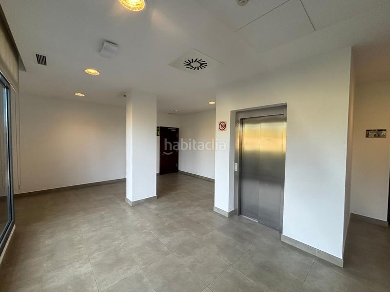 Foto 7ca1838c-0536-4a03-a85c-a6613294668c. Affitto ufficio con riscaldamento parcheggio in sector sur - la palmera - reina mercedes Sevilla
