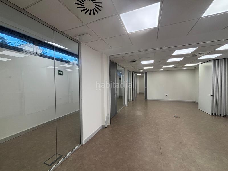 Foto 914d5b3d-5a98-4f5b-a3e3-f283ffdd6f75. Affitto ufficio con riscaldamento parcheggio in sector sur - la palmera - reina mercedes Sevilla